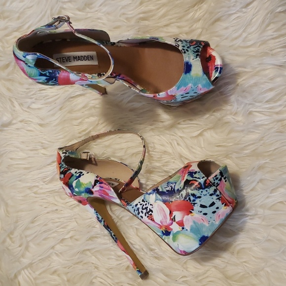 Steve Madden Shoes - STEVE MADDEN Platform Heels